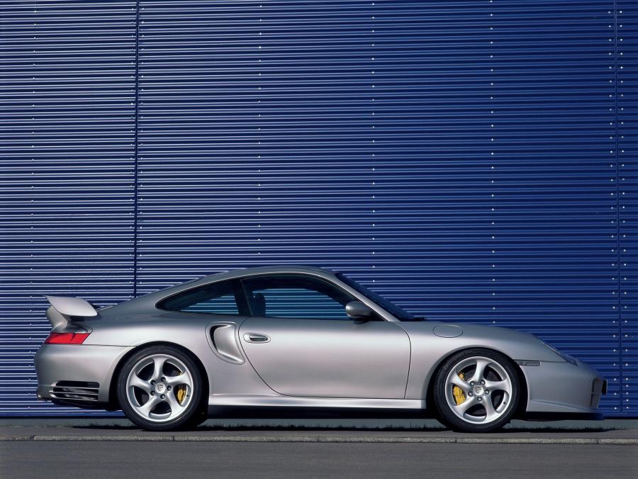  Porsche 911 GT2 2001 года  (фото 3 из 30)